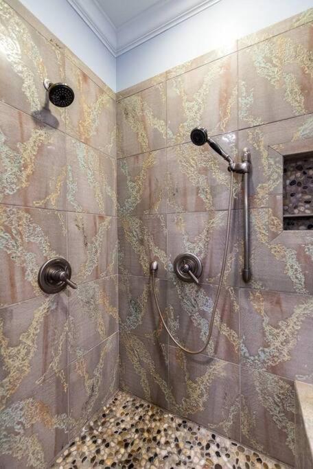 לואיוויל Downtown Sophistication/ Two Bedroom / Two Bath מראה חיצוני תמונה
