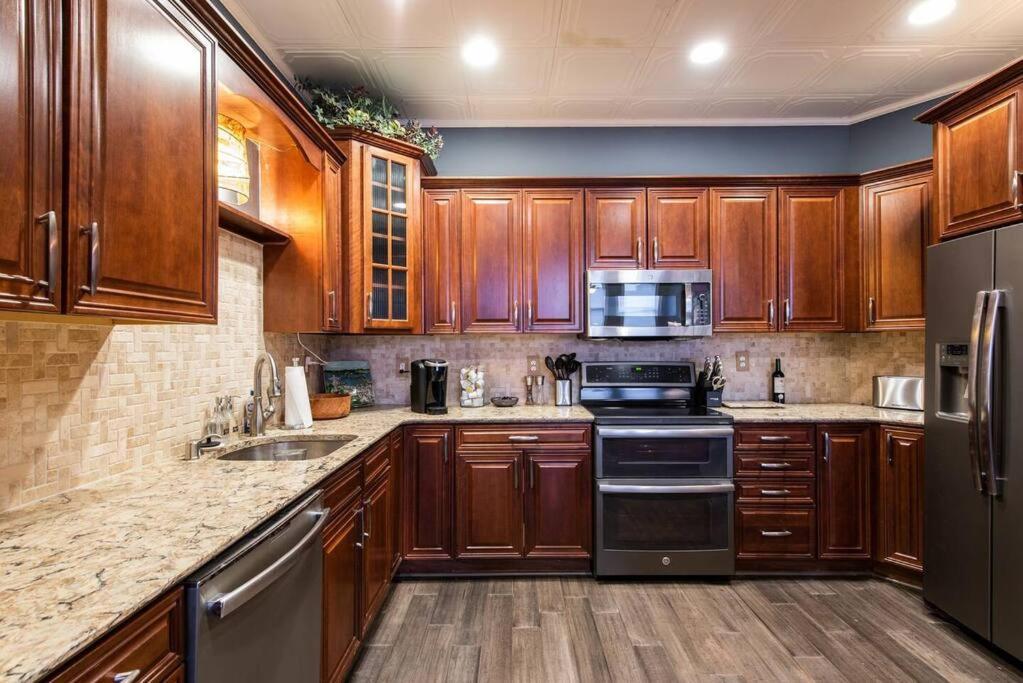 לואיוויל Downtown Sophistication/ Two Bedroom / Two Bath מראה חיצוני תמונה